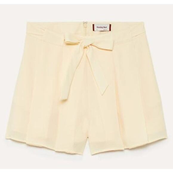Aritzia Pants - Aritzia Sunday Best Westley Shorts Womens 2 Yellow High Rise Layered Pockets